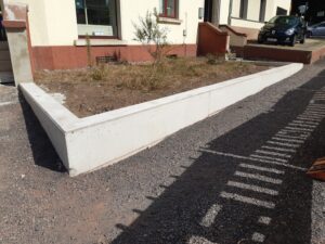 Anpassungen an die neuen Straßenhöhe im Bereich der Vorgärten Stresemannstraße, Auffnahme TLUBN 04.08.2022