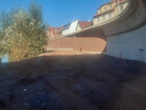 Fertiggestelltes Verblend-Mauerwerk an der Stützwand M7_M_6, Aufnahme TLUBN 22.09.2022